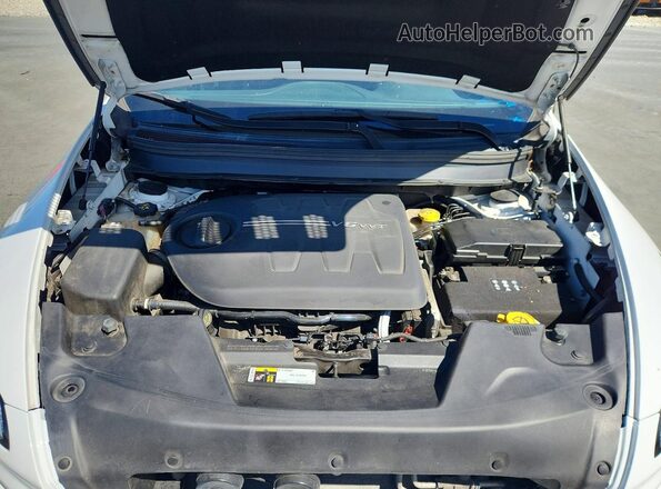 1C4PJMCX2JD509268 2018 JEEP CHEROKEE White Engine compartment view