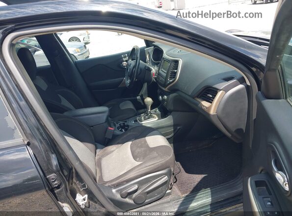 1C4PJMCX2JD522621 2018 JEEP CHEROKEE Black Widok wnętrza z przodu