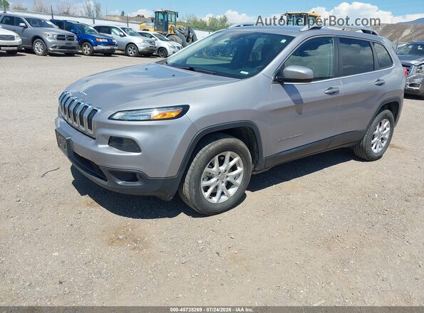 1C4PJMCX2JD585539 2018 JEEP CHEROKEE Silver Przód lewy