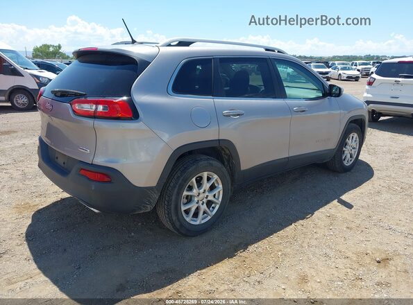 1C4PJMCX2JD585539 2018 JEEP CHEROKEE Silver Tył prawy