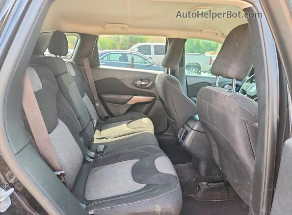 1C4PJMCX4JD541672 2018 JEEP CHEROKEE Black Rear interior view