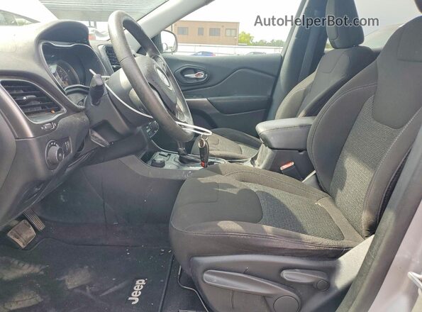 1C4PJMCX7KD155961 2019 JEEP CHEROKEE Silver Սալոնի դիմացի տեսք