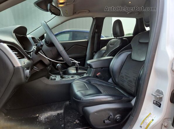 1C4PJMCX7ND522636 2022 JEEP CHEROKEE White Widok wnętrza z przodu