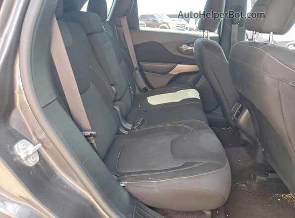 1C4PJMCX8JD581964 2018 JEEP CHEROKEE Black Vista interior trasera