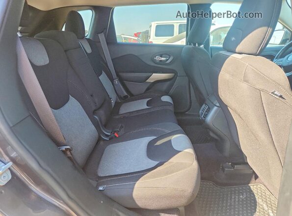 1C4PJMCX8JD597713 2018 JEEP CHEROKEE Charcoal Вид задніх сидінь