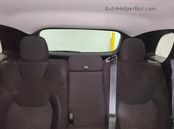 1C4PJMCX8KD441138 2019 JEEP CHEROKEE Black Widok tylnych siedzeń