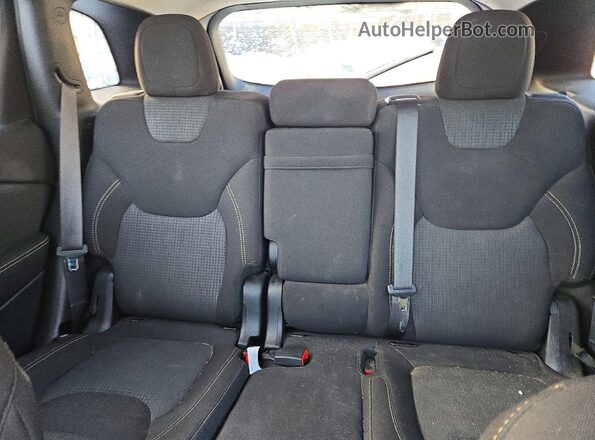 1C4PJMCXXJD585210 2018 JEEP CHEROKEE Gray Widok tylnych siedzeń