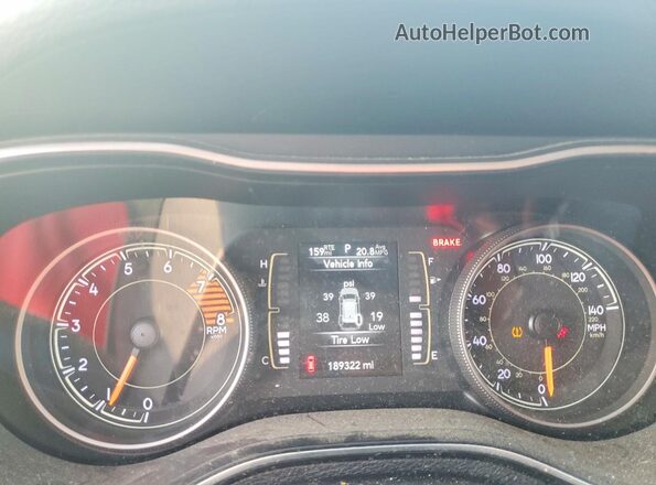 1C4PJMCXXKD102686 2019 JEEP CHEROKEE Black ხელსაწყოთა პანელის ხედი