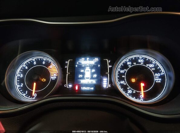 1C4PJMCXXKD281375 2019 JEEP CHEROKEE Red Widok tylnych siedzeń