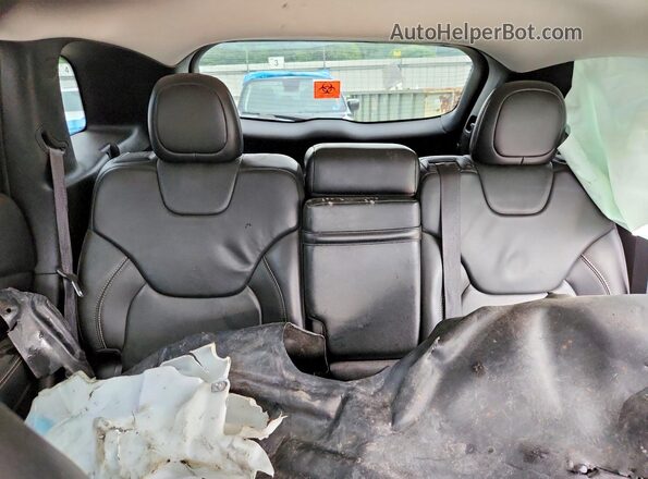 1C4PJMDB0HW543338 2017 JEEP CHEROKEE Silver Հետևի նստատեղերի տեսք