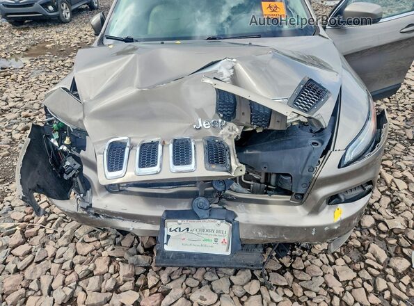 1C4PJMDB4HW664941 2017 JEEP CHEROKEE Tan ძრავის განყოფილების ხედი