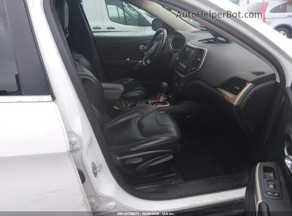 1C4PJMDB4JD526706 2018 JEEP CHEROKEE Белый Вид салона спереди