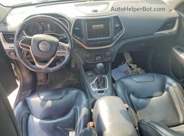 1C4PJMDB8HW639573 2017 JEEP CHEROKEE Silver Widok deski rozdzielczej