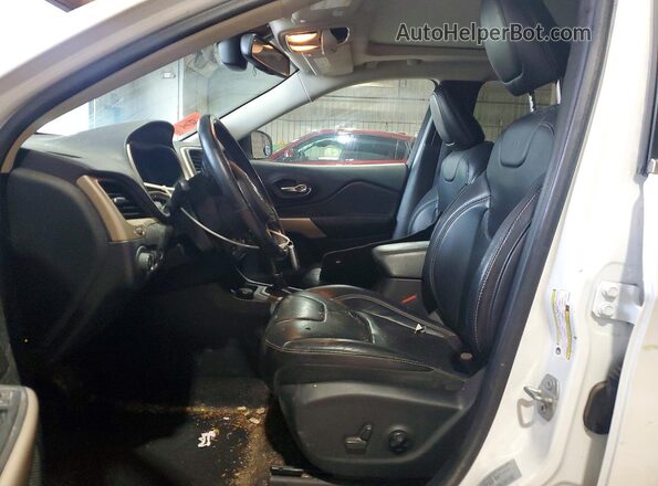 1C4PJMDB9HW665969 2017 JEEP CHEROKEE White Front interior view