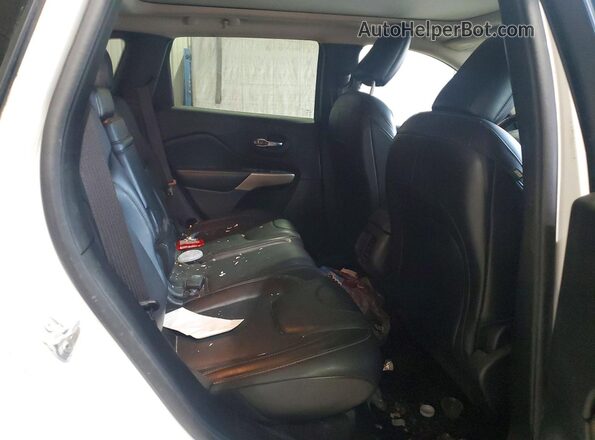1C4PJMDB9HW665969 2017 JEEP CHEROKEE White Rear interior view