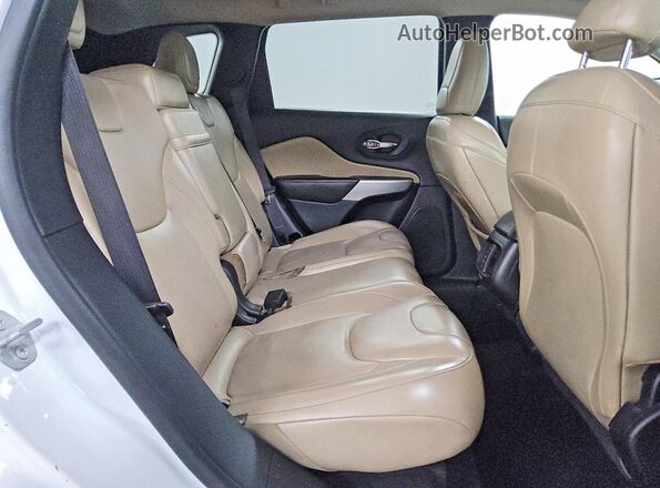 1C4PJMDB9JD548913 2018 JEEP CHEROKEE White Widok tylnych siedzeń
