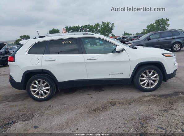 1C4PJMDS1GW360724 2016 JEEP CHEROKEE White Rear interior view