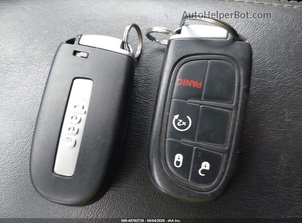 1C4PJMDS4HW659755 2017 JEEP CHEROKEE Gray Vista del salpicadero