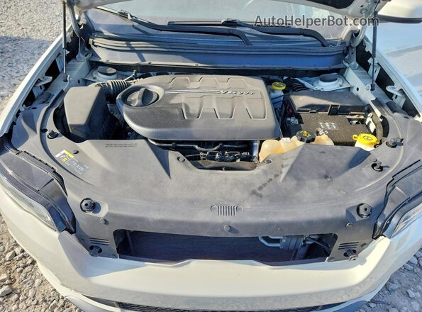 1C4PJMDX0KD421805 2019 JEEP CHEROKEE White Սալոնի հետևի տեսք