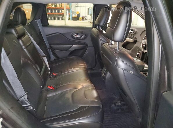 1C4PJMDX2KD133591 2019 JEEP CHEROKEE Gray Widok wnętrza z tyłu