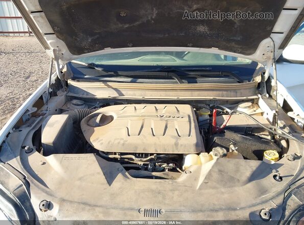 1C4PJMDX2KD197792 2019 JEEP CHEROKEE White Rear view