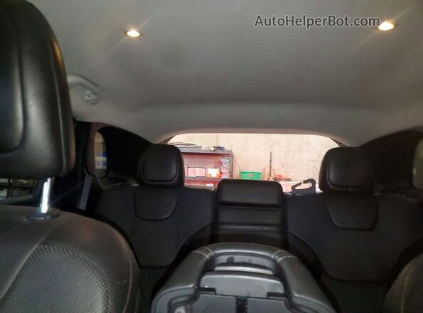 1C4PJMDX2KD197890 2019 JEEP CHEROKEE White Rear seats view
