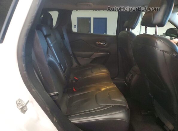 1C4PJMDX2KD197890 2019 JEEP CHEROKEE White Rear interior view