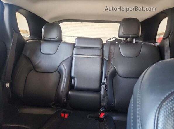 1C4PJMDX3KD278915 2019 JEEP CHEROKEE Silver Rear seats view