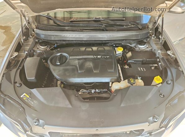 1C4PJMDX3KD278915 2019 JEEP CHEROKEE Silver Engine compartment view