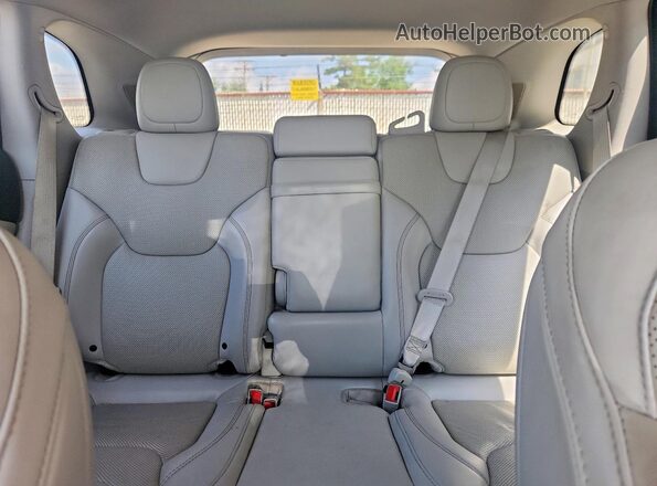 1C4PJMDX3KD344069 2019 JEEP CHEROKEE White Widok tylnych siedzeń