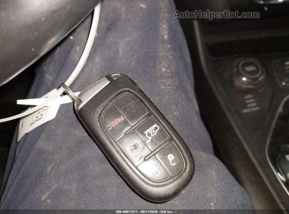 1C4PJMDX3LD647581 2020 JEEP CHEROKEE White Widok deski rozdzielczej