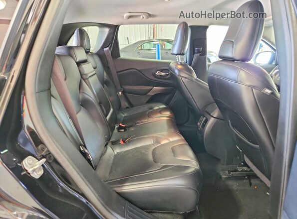 1C4PJMDX5KD303619 2019 JEEP CHEROKEE Black Widok wnętrza z tyłu