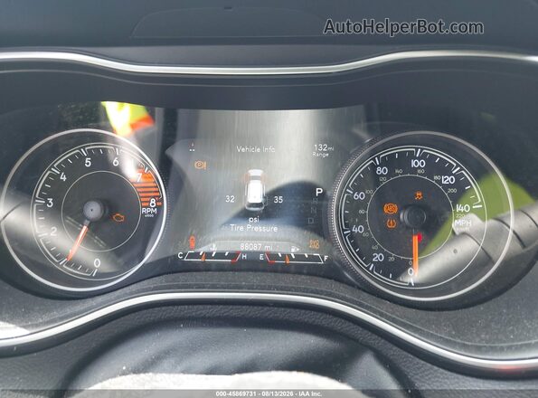 1C4PJMDX6KD435353 2019 JEEP CHEROKEE Red Widok tylnych siedzeń