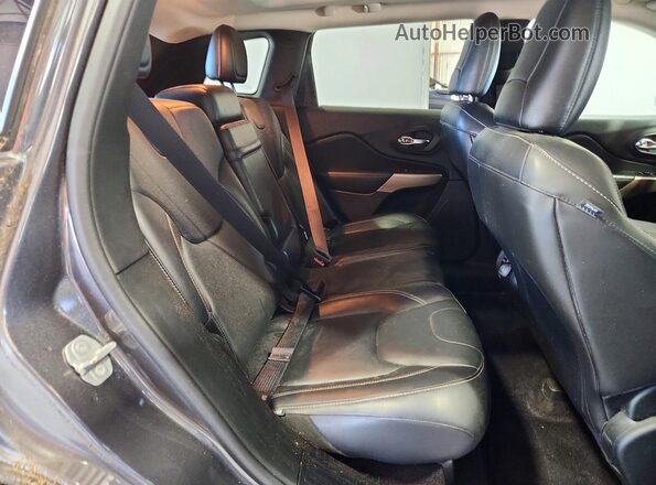 1C4PJMDX7JD610272 2018 JEEP CHEROKEE Gray Rear interior view