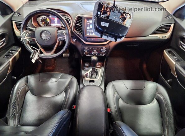 1C4PJMDX7JD610272 2018 JEEP CHEROKEE Gray Dashboard view