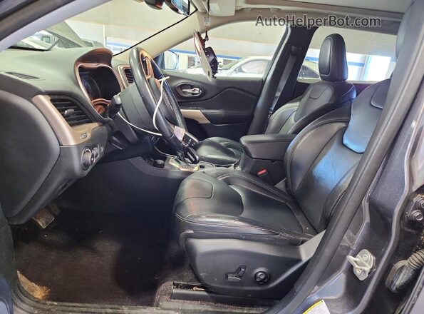 1C4PJMDX7JD610272 2018 JEEP CHEROKEE Gray Front interior view