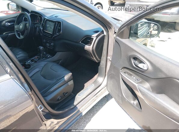 1C4PJMDX7KD186335 2019 JEEP CHEROKEE Серый Вид салона спереди