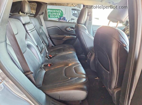 1C4PJMDX7KD235906 2019 JEEP CHEROKEE Gray Widok wnętrza z tyłu
