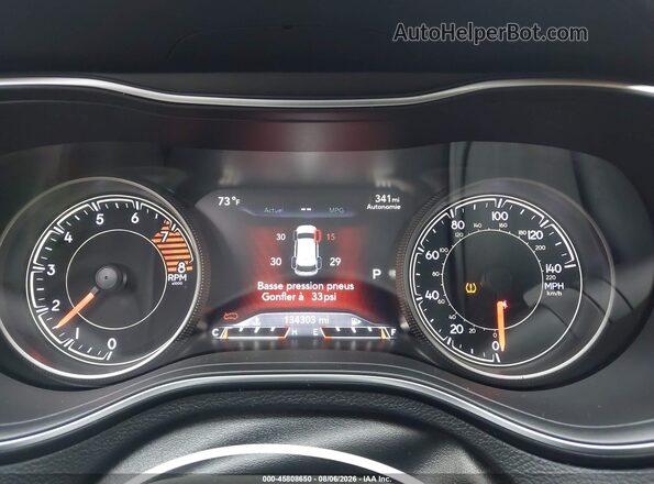 1C4PJMDX7KD377950 2019 JEEP CHEROKEE Red Widok tylnych siedzeń