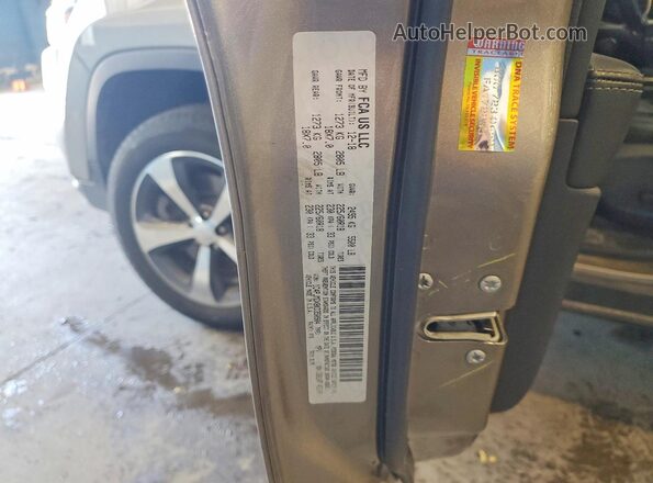 1C4PJMDX8KD350904 2019 JEEP CHEROKEE Gray Widok naklejki z numerem VIN
