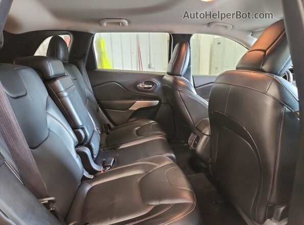 1C4PJMDX9JD546882 2018 JEEP CHEROKEE Black უკანა სალონის ხედი