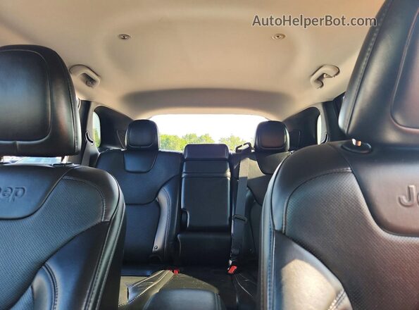 1C4PJMDX9KD282323 2019 JEEP CHEROKEE Black Rear seats view