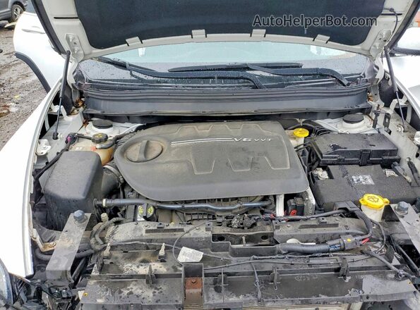 1C4PJMDXXJD616924 2018 JEEP CHEROKEE Белый Вид подкапотного пространства