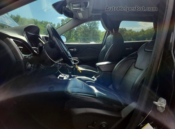 1C4PJMDXXKD465830 2019 JEEP CHEROKEE Черный Вид салона спереди