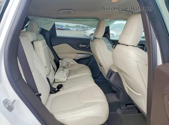 1C4PJMJS0HW601615 2017 JEEP CHEROKEE White უკანა სალონის ხედი