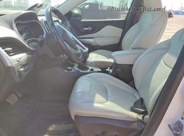 1C4PJMJS7GW372414 2016 JEEP CHEROKEE White Front interior view
