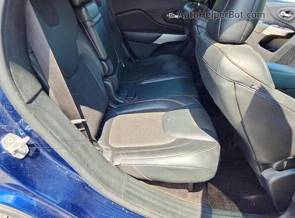 1C4PJMLB0JD547215 2018 JEEP CHEROKEE Black Вид задніх сидінь
