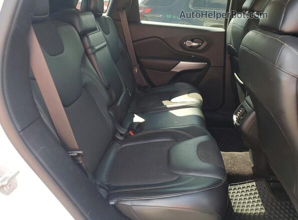 1C4PJMLB0JD555346 2018 JEEP CHEROKEE White Rear seats view