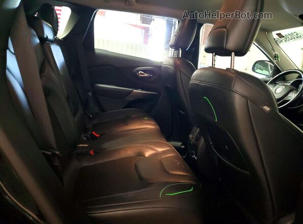 1C4PJMLB0LD631506 2020 JEEP CHEROKEE Черный Вид задней части салона