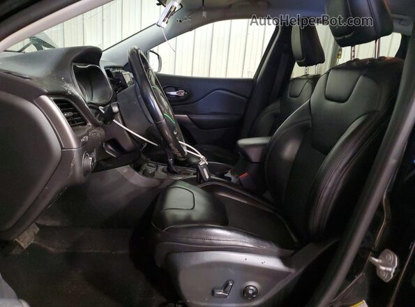 1C4PJMLB0LD631506 2020 JEEP CHEROKEE Черный Вид салона спереди